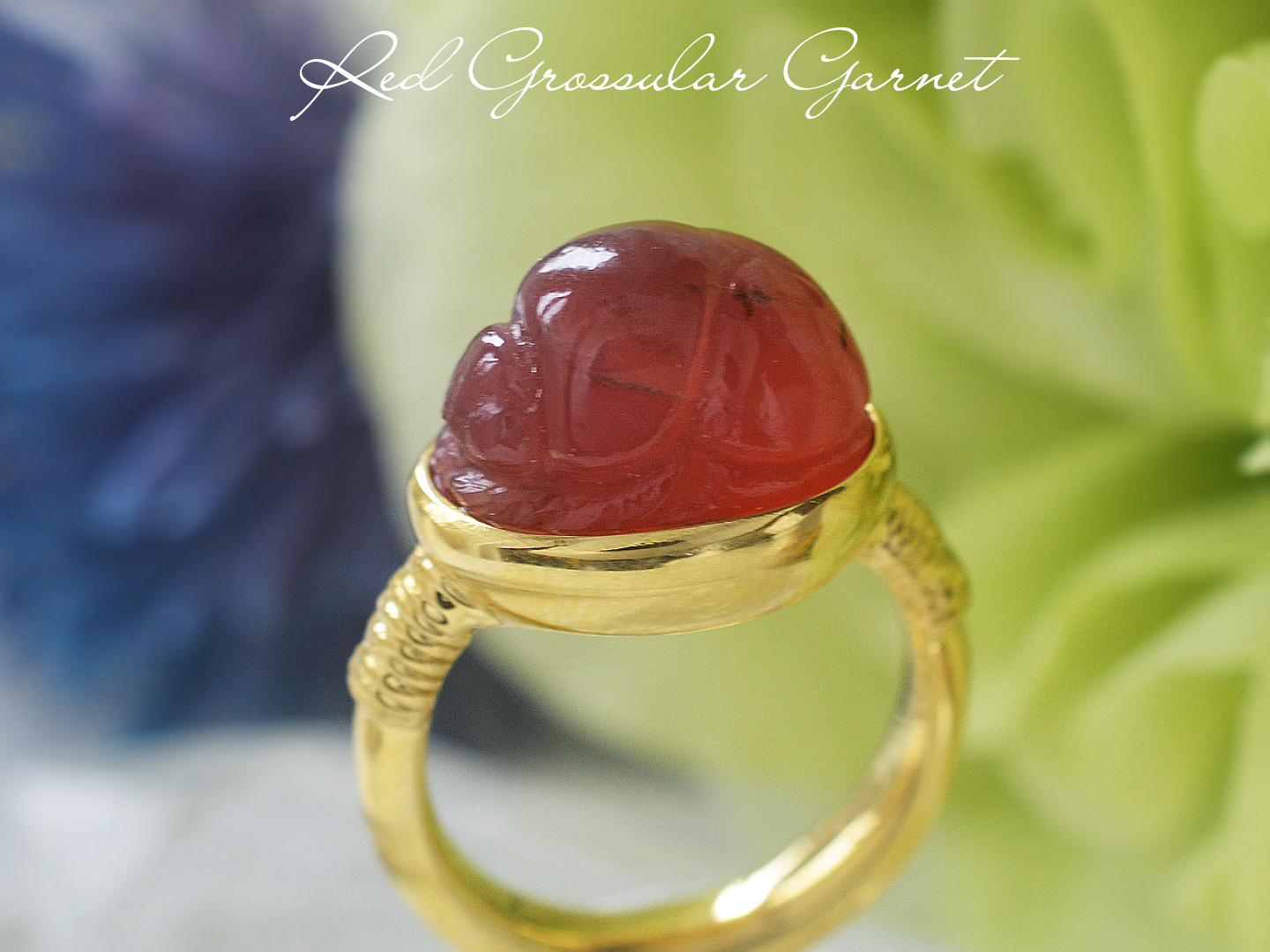 レッドグロッシュラーガーネットスカラベカービング古代風リング