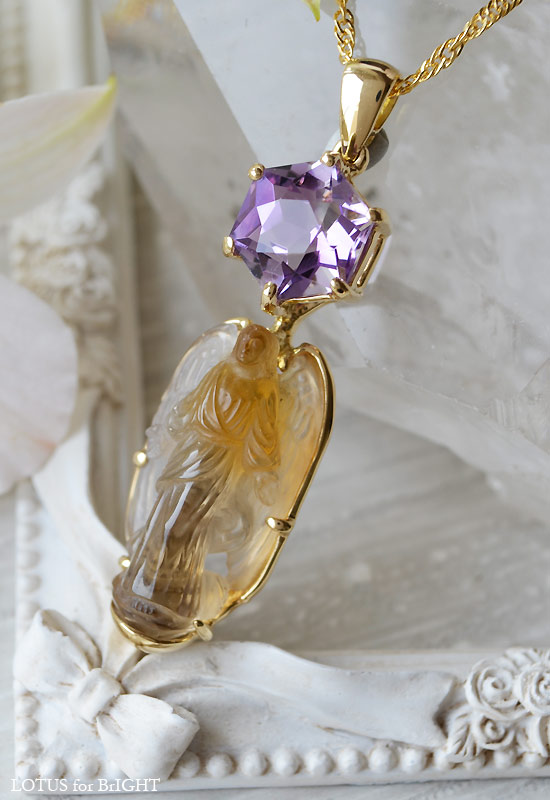シトリンエンジェルと六芒星のアメジストペンダント