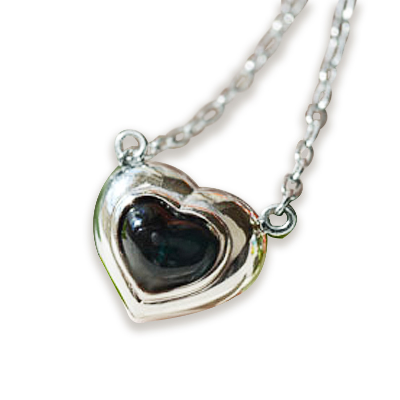 グリーンスピネル　シルバーハートネックレス