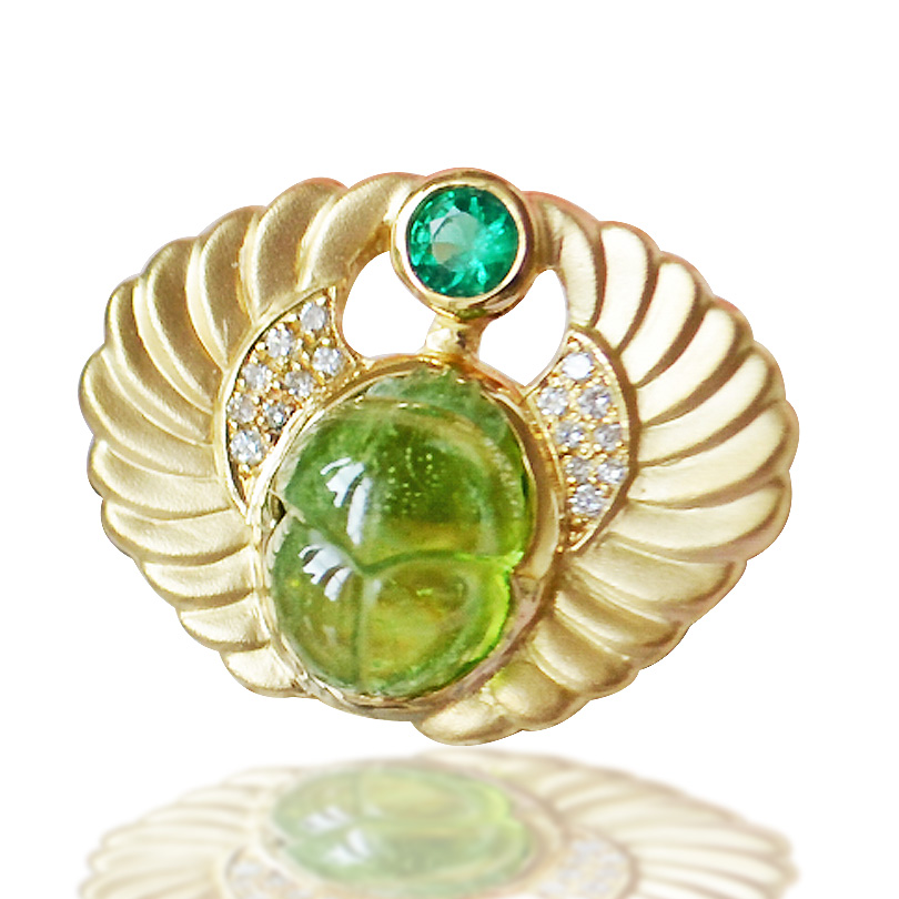 ペリドットスカラベカービング有翼ゴールドリング