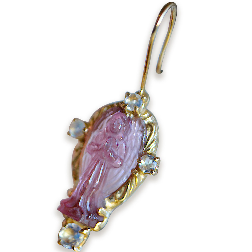 ピンクトルマリン祈りの天使ゴールド片耳ピアス