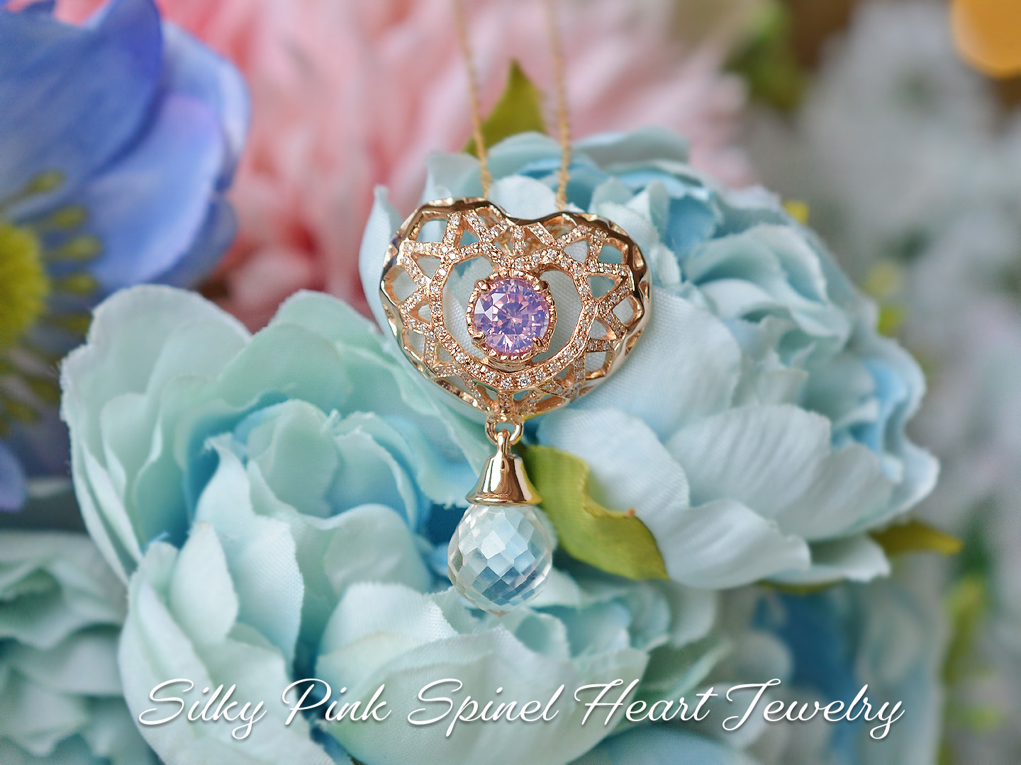 シルキーピンクスピネルとブリオレットカット水晶　K18ピンクゴールドハートジュエリー