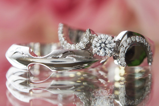 K18 ホワイトゴールド・アニバーサリージュエリー