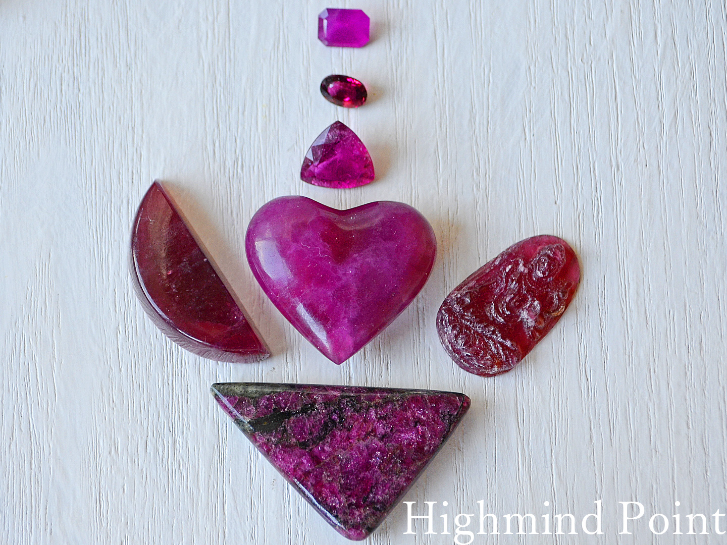 マゼンタカラーの天然石