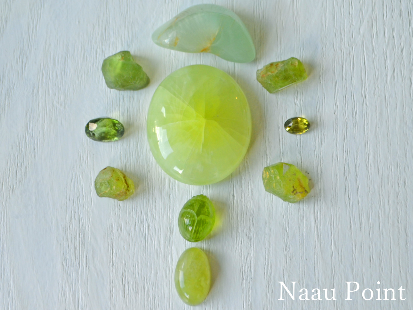 イエローグリーンの天然石