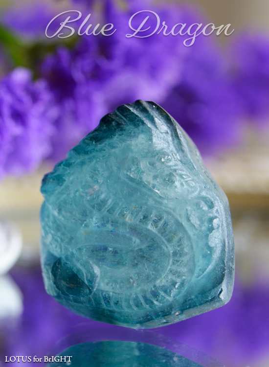 ブルートルマリン　ドラゴンカービングナミビア産