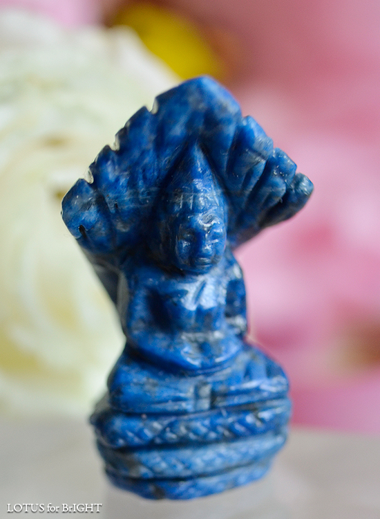 ラピスラズリ仏陀とナーガカービング27.68ct