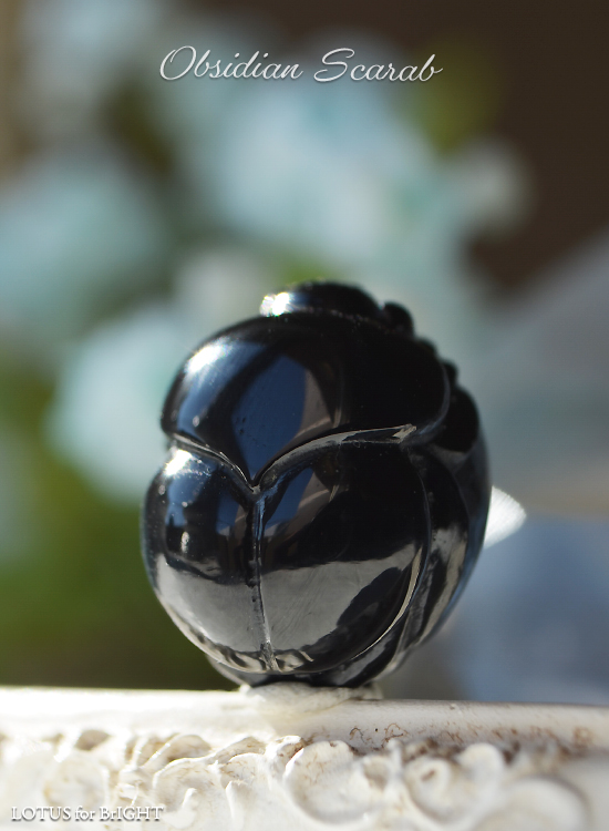 長野産オブシディアンスカラベカービング