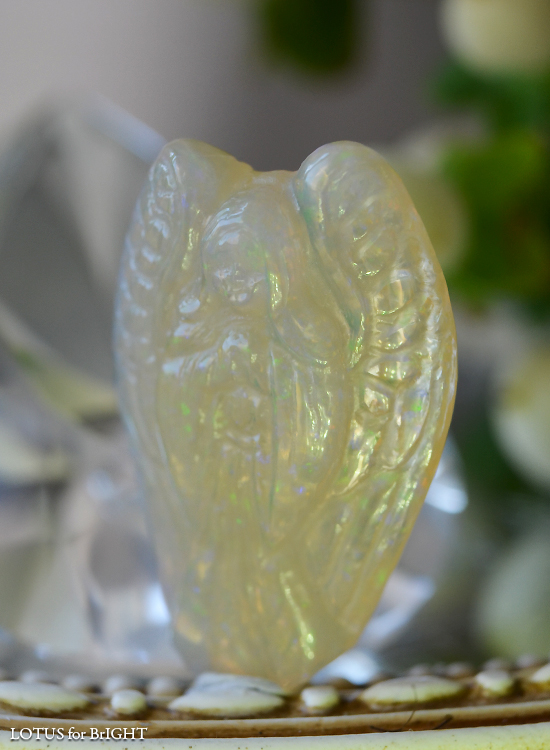 ミンタビ産オパールエンジェルカービング