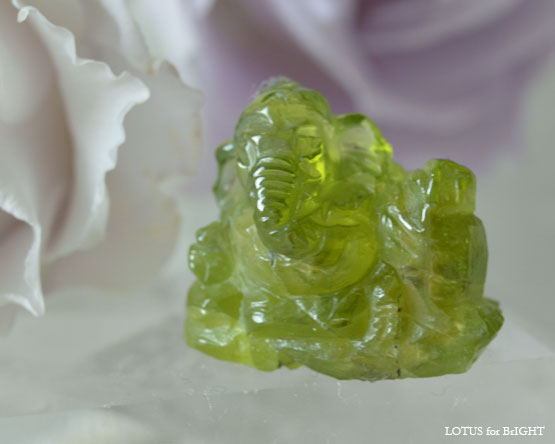 ペリドットガネーシャカービング 29.17ct