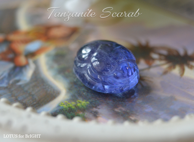 タンザナイトスカラベカービング8.35ct