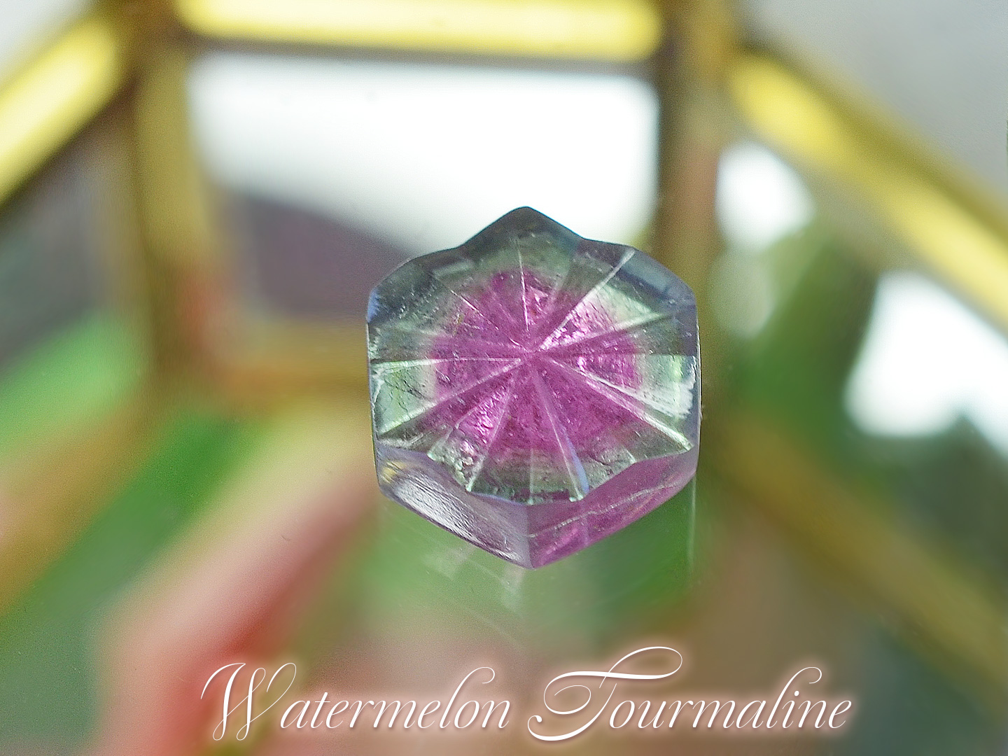 ウォーターメロントルマリン　スパイラルキャンディカービング