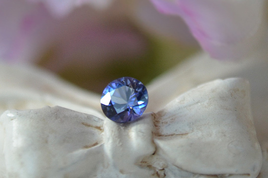 ベニトアイトラウンドカット0.13ct