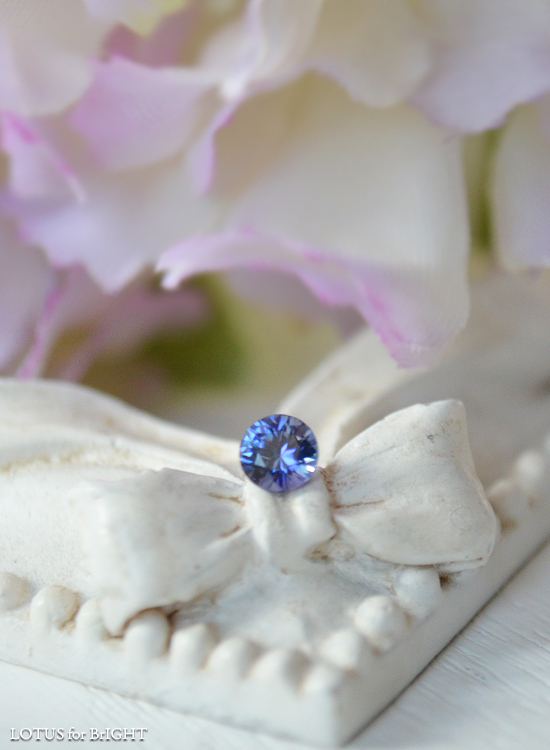 ベニトアイトラウンドカット0.13ct