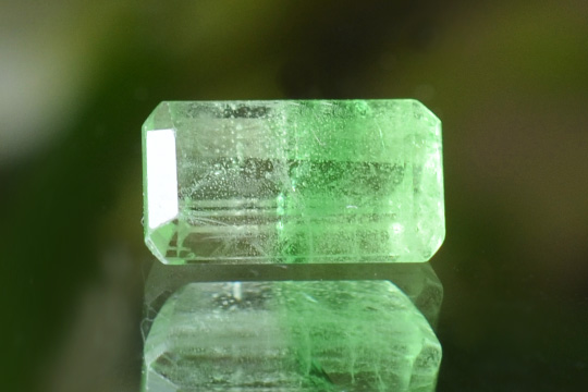 バイカラーミントガーネットエメラルドカット