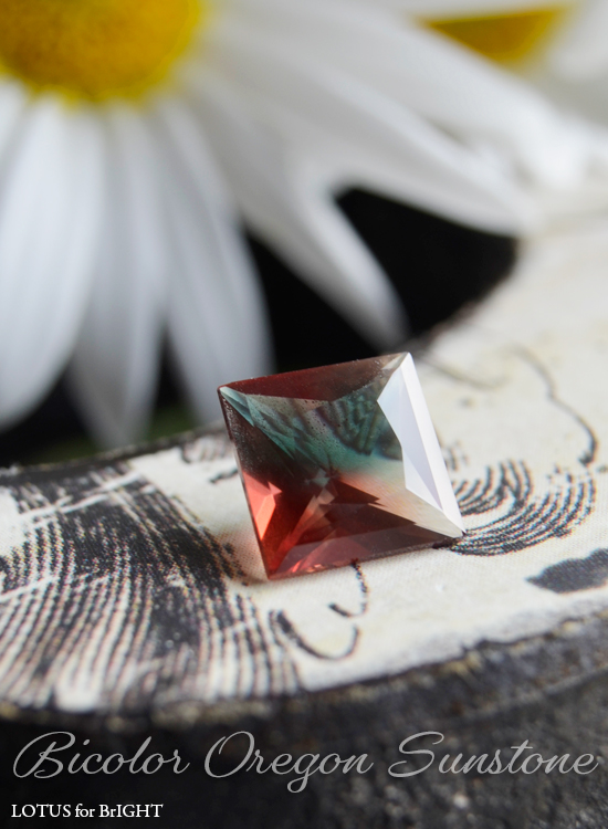 バイカラーオレゴンサンストーン　プリンセスカット1.4ct