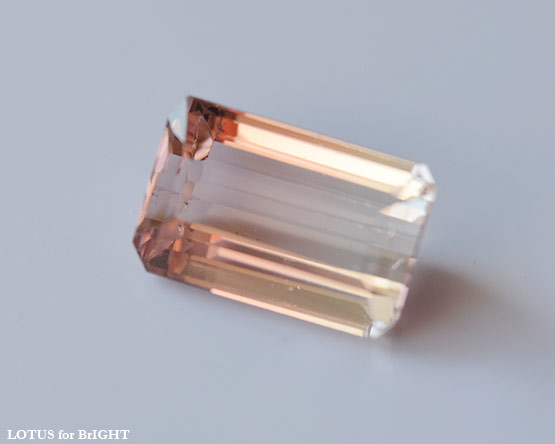 バイカラートルマリンオレンジピンククリアー　4.01ct エメラルドカット