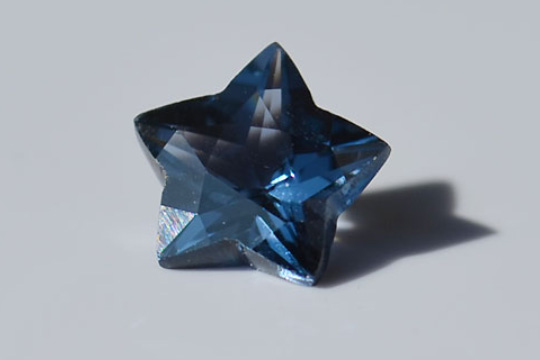 ブルースピネルスターカット