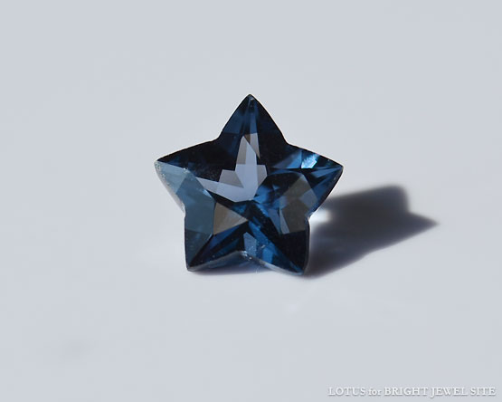 ブルースピネル 1.525ct スターカット