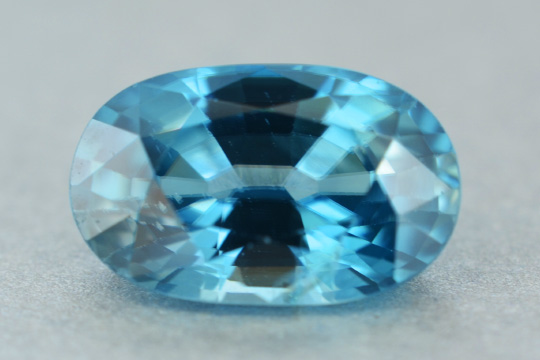 ブルージルコンオーバルカット6.00ctカンボジア産