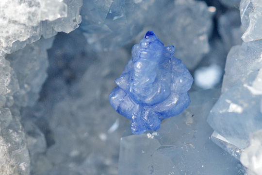 ピンクサファイアクッションカット