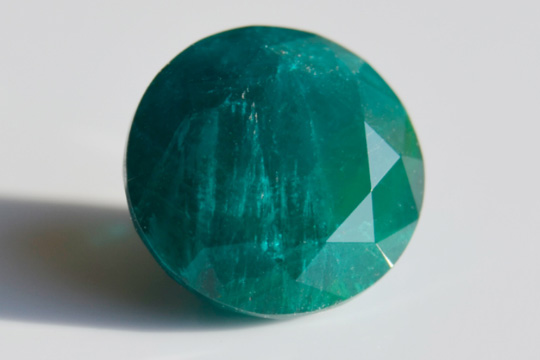 ダイオプテーズラウンドカット