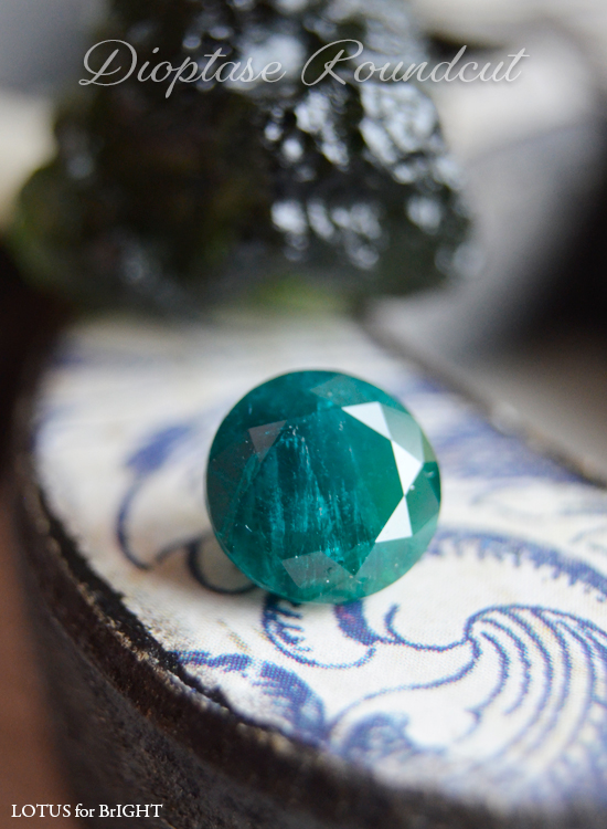 ダイオプテーズラウンドカット2.75ct