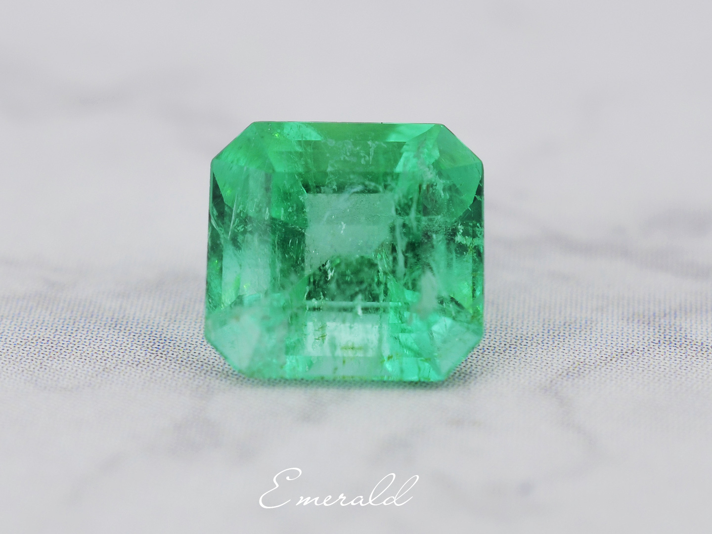 エメラルド　1.91ct　エメラルドカット