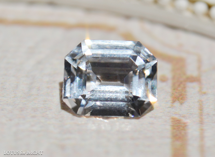 エンスタタイトエメラルドカットルース2.36ctスリランカ産