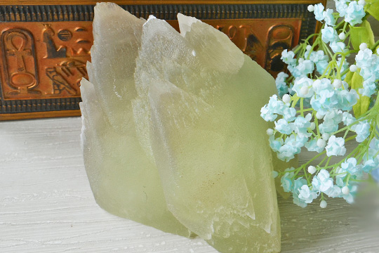 グリーンステラビームカルサイト犬牙状結晶