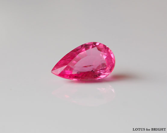 ホットピンクスピネル　0.99ct ペアシェイプカット