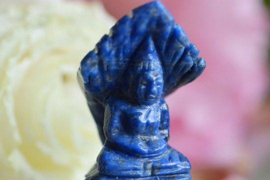 ラピスラズリ仏陀とナーガカービング27.68ct