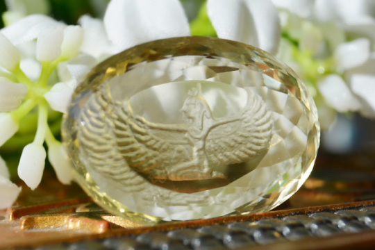 レモンクォーツオーバルカットカットイシス女神のインタリオ