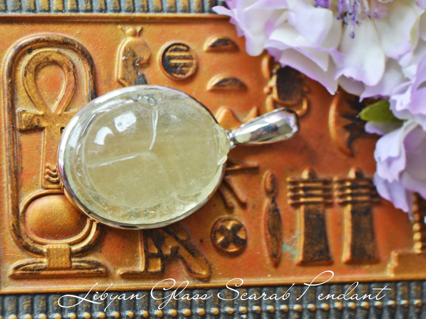 リビアングラススペシャルスカラベカービング