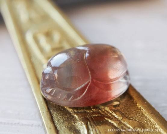 オレゴンサンストーン　スカラベカービング　20.97ct