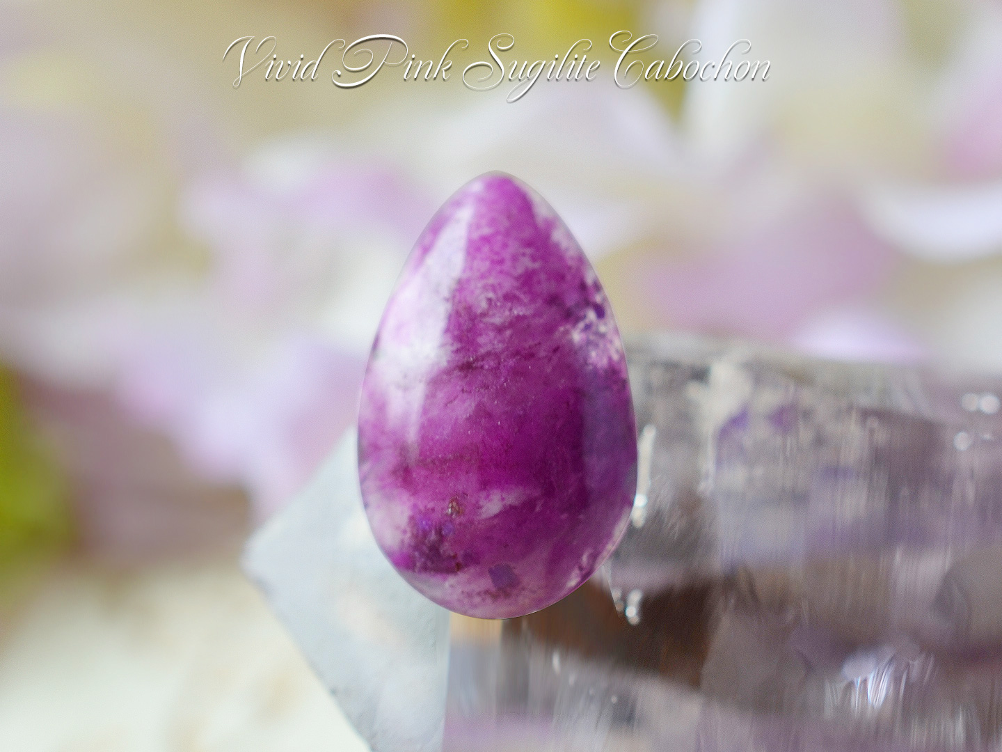 ピンクスギライト　ペアシェイプカボション１