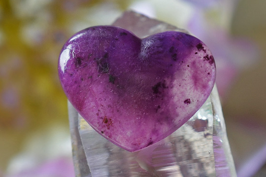 ピンクスギライト　ハートシェイプカボション