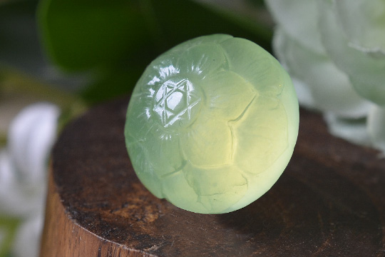 プレナイトマンダラカボション”ブルーム”開花29.34ct