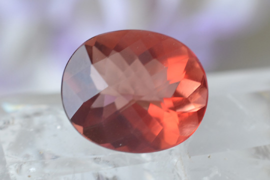 レッドフローライトオバールチェッカーボードカット6.34ct