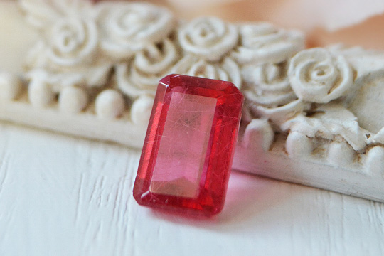 インペリアルロードナイト　エメラルドカット2.37ct