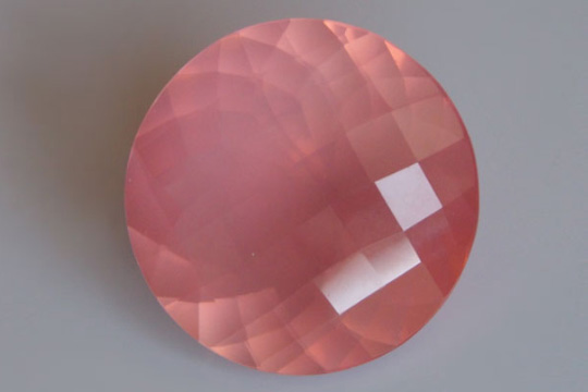 ローズクォーツ 68.84ct チェッカーボードカット