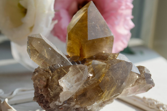 スモーキーゴールドルチルクォーツクラスターマスタークリスタルイシス