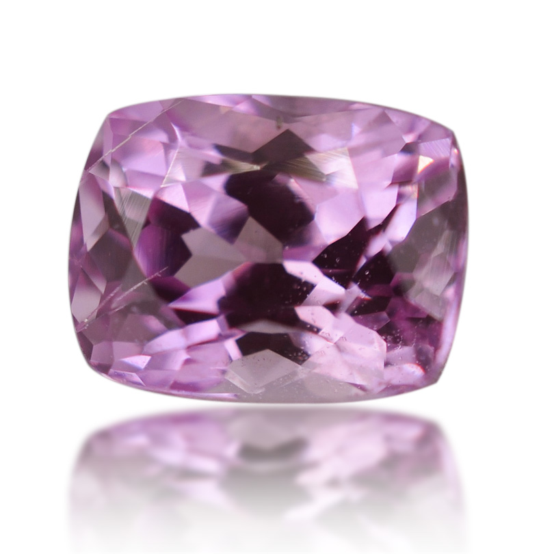 ピンクサファイアクッションカット