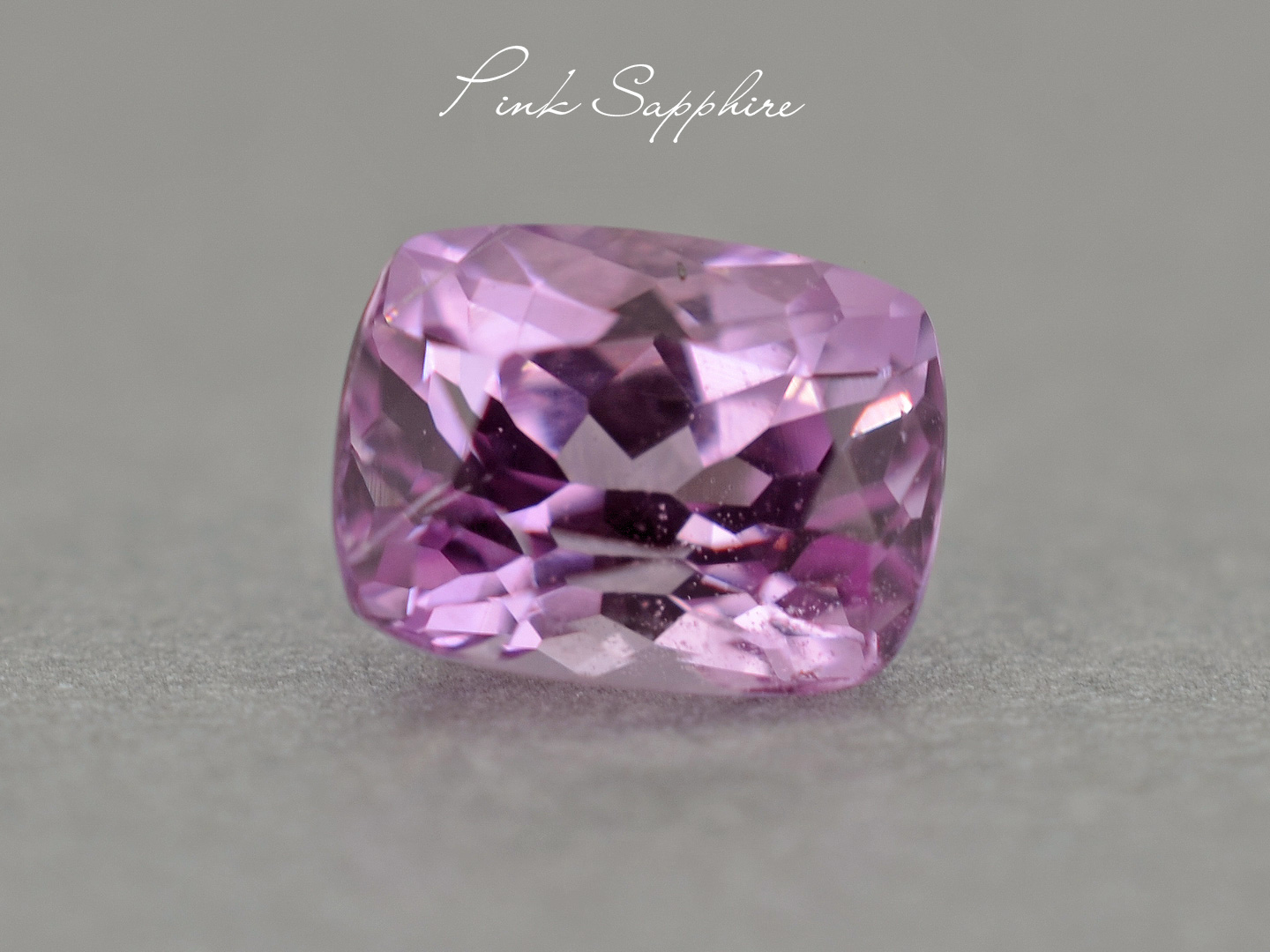 ピンクサファイアロータスカラー　クッションカット　1.23ctスリランカ産