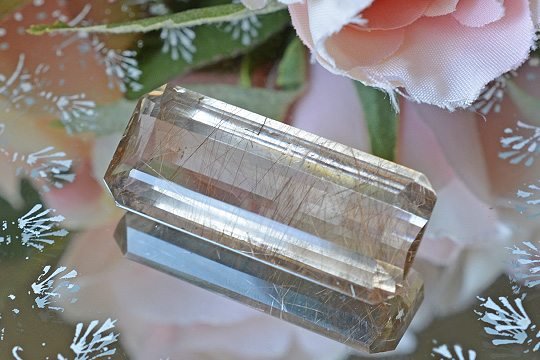 スモーキールチルクォーツビッグサイズルース49.8ct