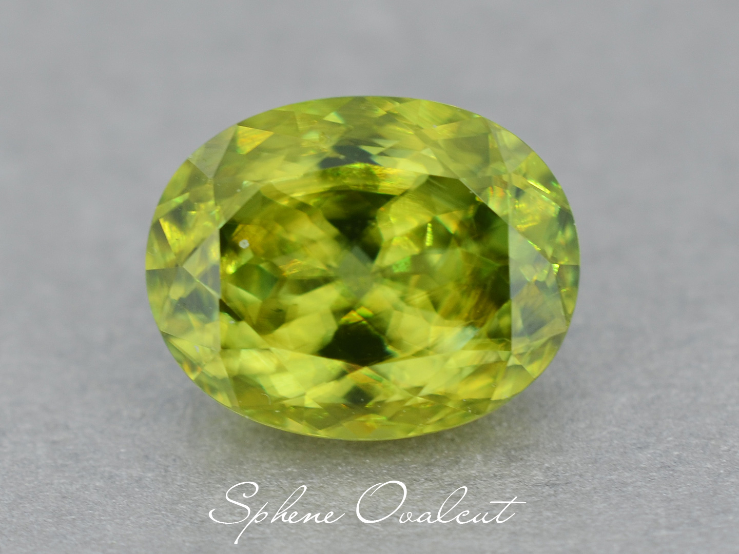 スフェーンオーバルカット3.86ct