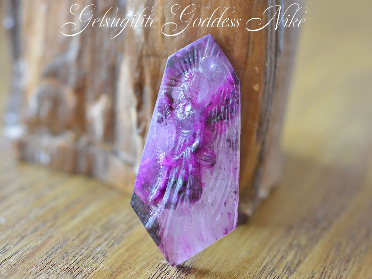 ジェルスギライトカービング　勝利の女神ニケカービング