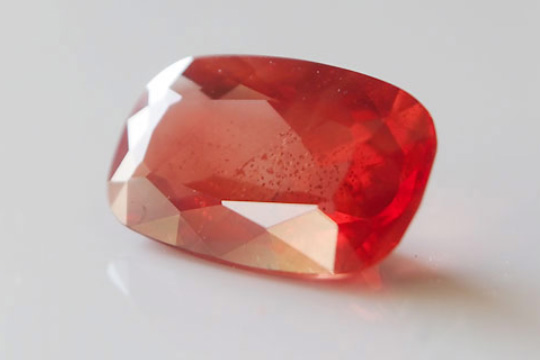 オレゴンサンストーンクッションカット