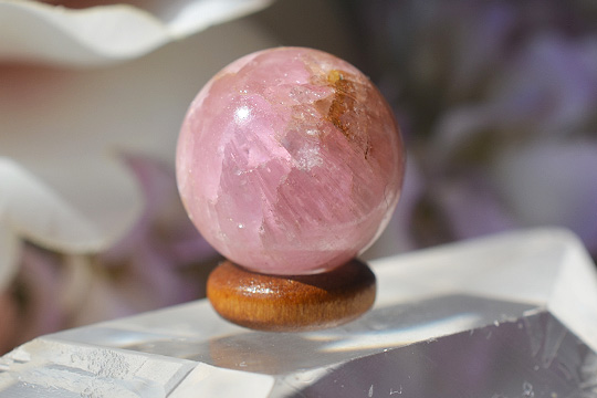 ロシア産ピンクトルマリンキャッツアイスフィア2