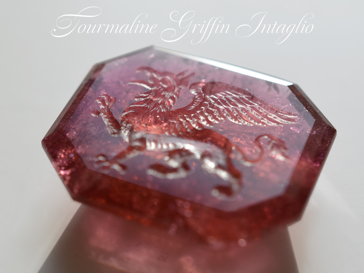 ロシア産トルマリングリフィンインタリオ２